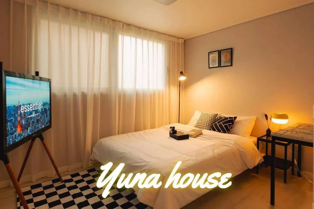 Incheon,5 Minutes From Bupyeong Station, 3Roon 3 Bed, 6 Person Apartment South Korea