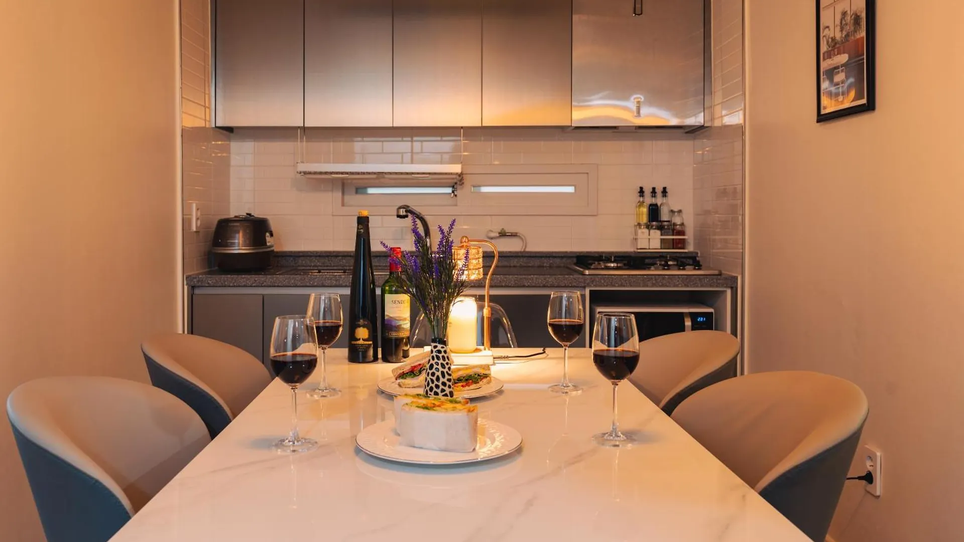 Incheon,5 Minutes From Bupyeong Station, 3Roon 3 Bed, 6 Person Apartment South Korea
